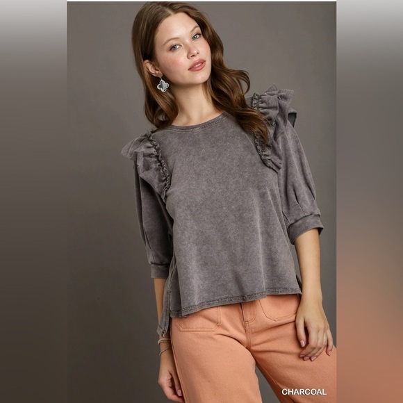 Umgee Tops - Umgee charcoal color sweatshirt with ruffle size medium (B4)